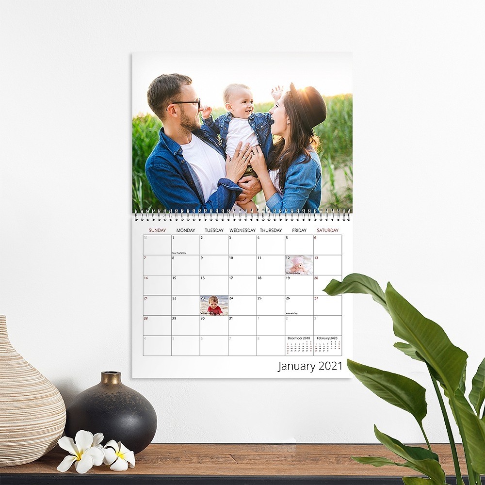 11" x 8.5" (28x21.5cm) Wall Calendar